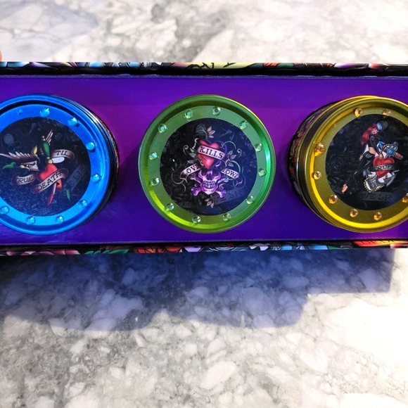 Ed Hardy Collectors Set - Picture 2 of 7